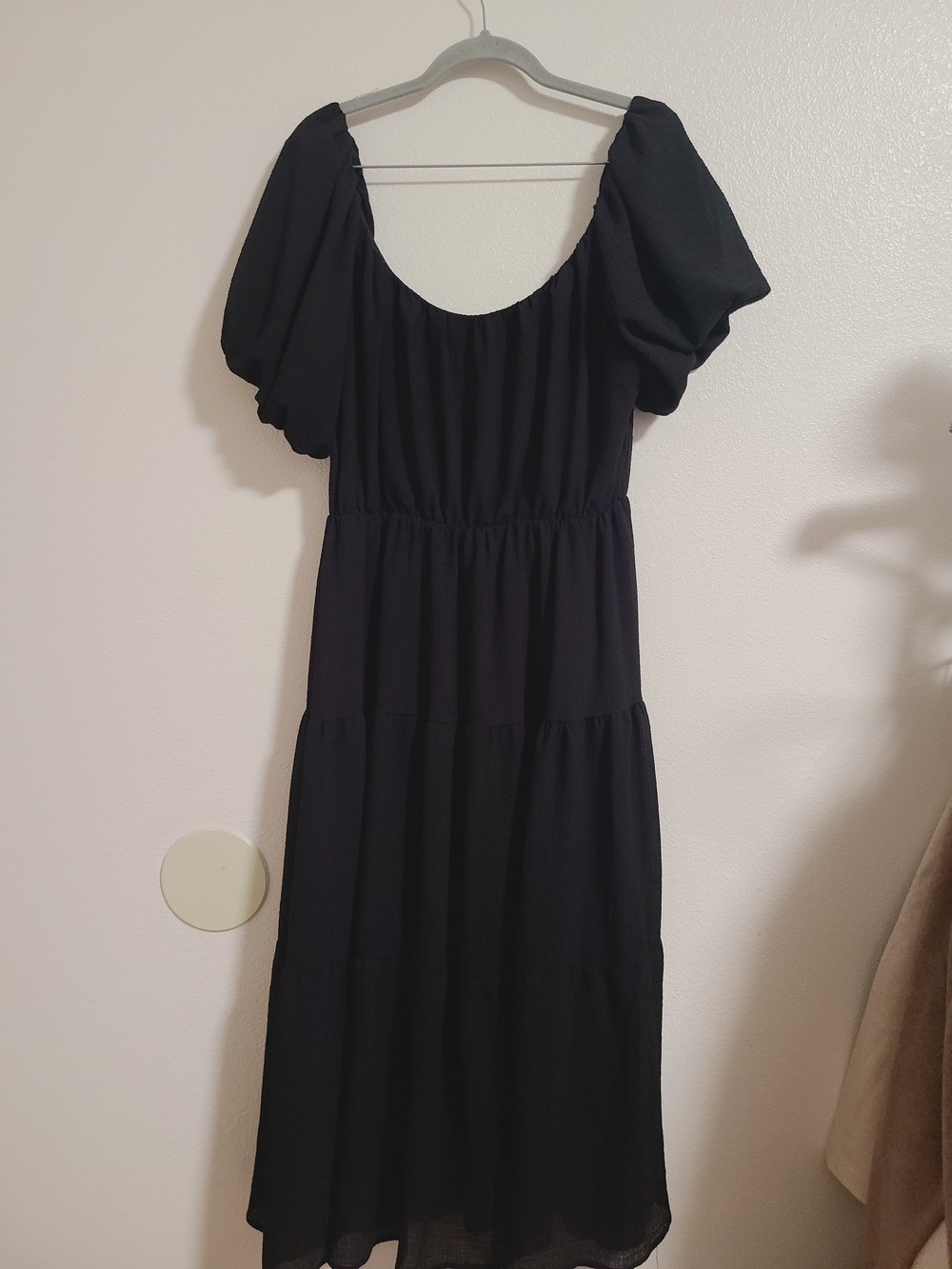 Astr Black Puff-Sleeve Tiered Maxi Dress